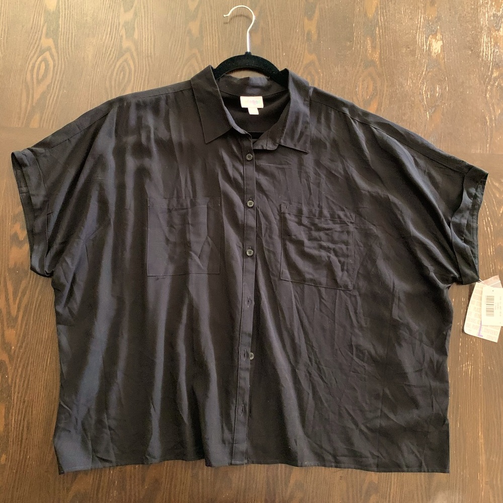 NWT Large Black LuLaRoe Amy top